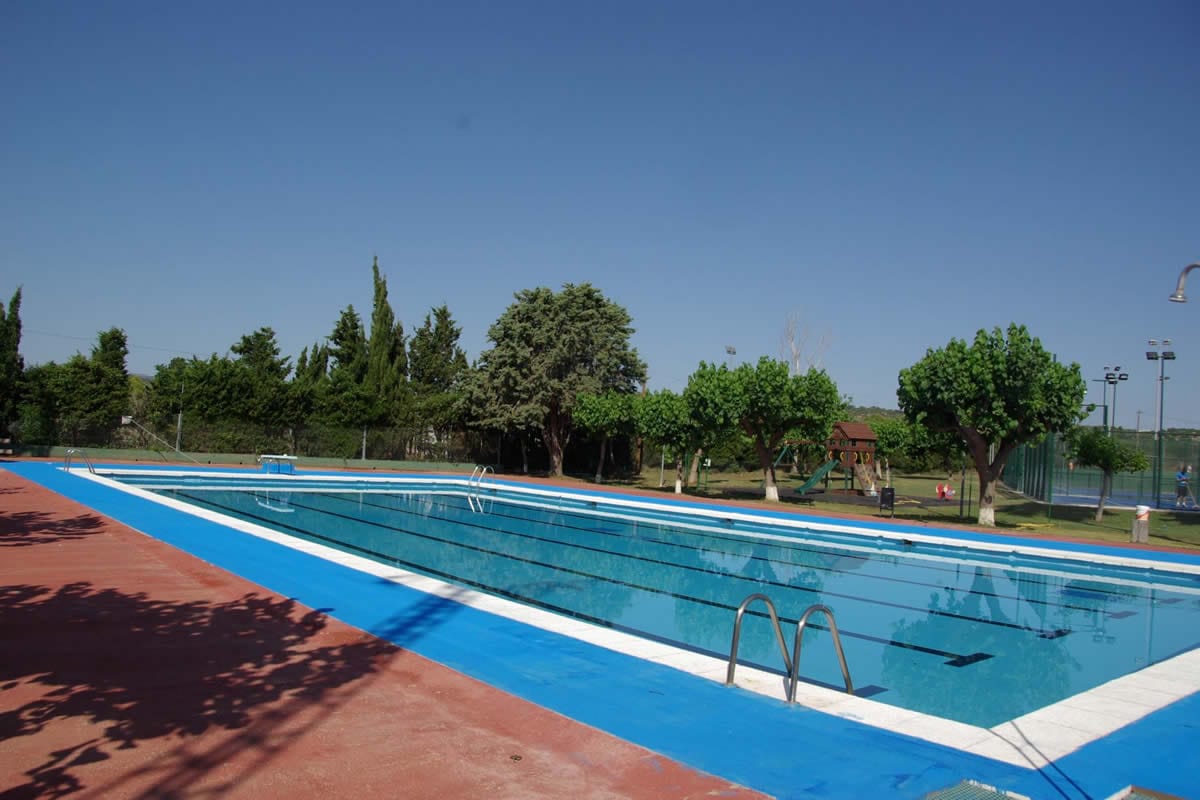 Outdoor swimming pool